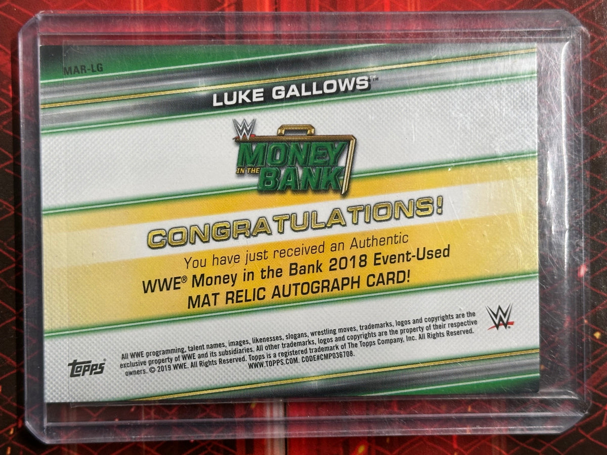 WWE Topps 2019 - Mat Relic Autograph Card - Luke Gallows (Numerata 17/99)