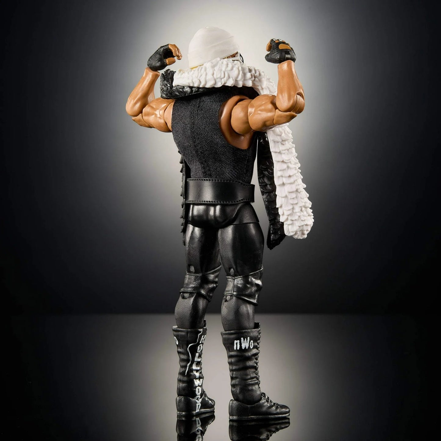 WWE Elite Monday Night War Series #7 - Hollywood Hulk Hogan