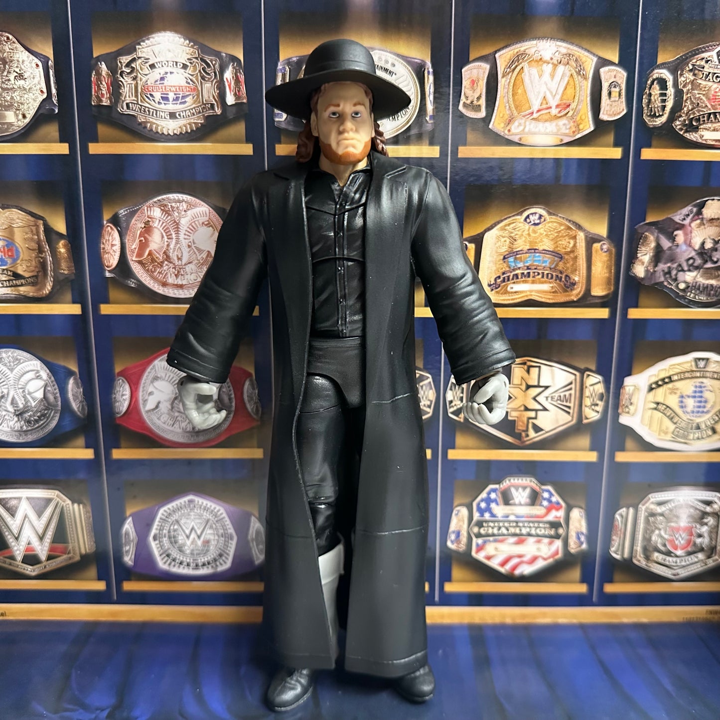 *NEW* WWE Elite Loose - Undertaker (Versione debutto con mantello e cappello)