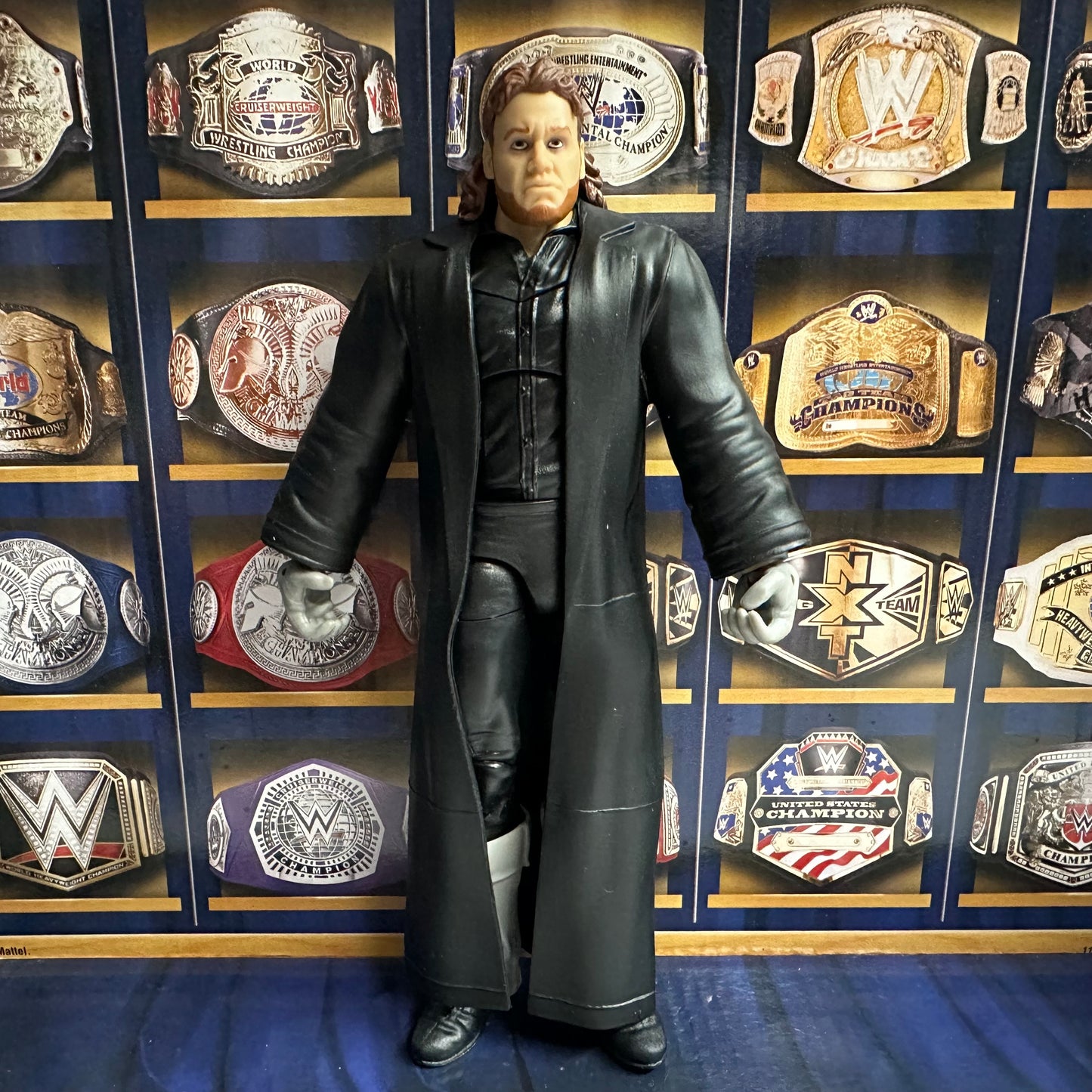 *NEW* WWE Elite Loose - Undertaker (Versione debutto con mantello e cappello)