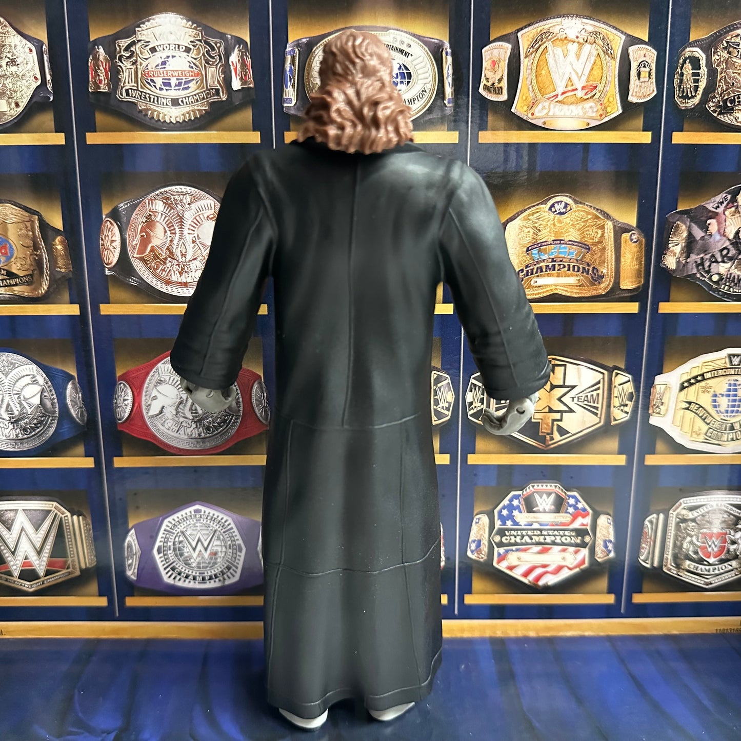 *NEW* WWE Elite Loose - Undertaker (Versione debutto con mantello e cappello)