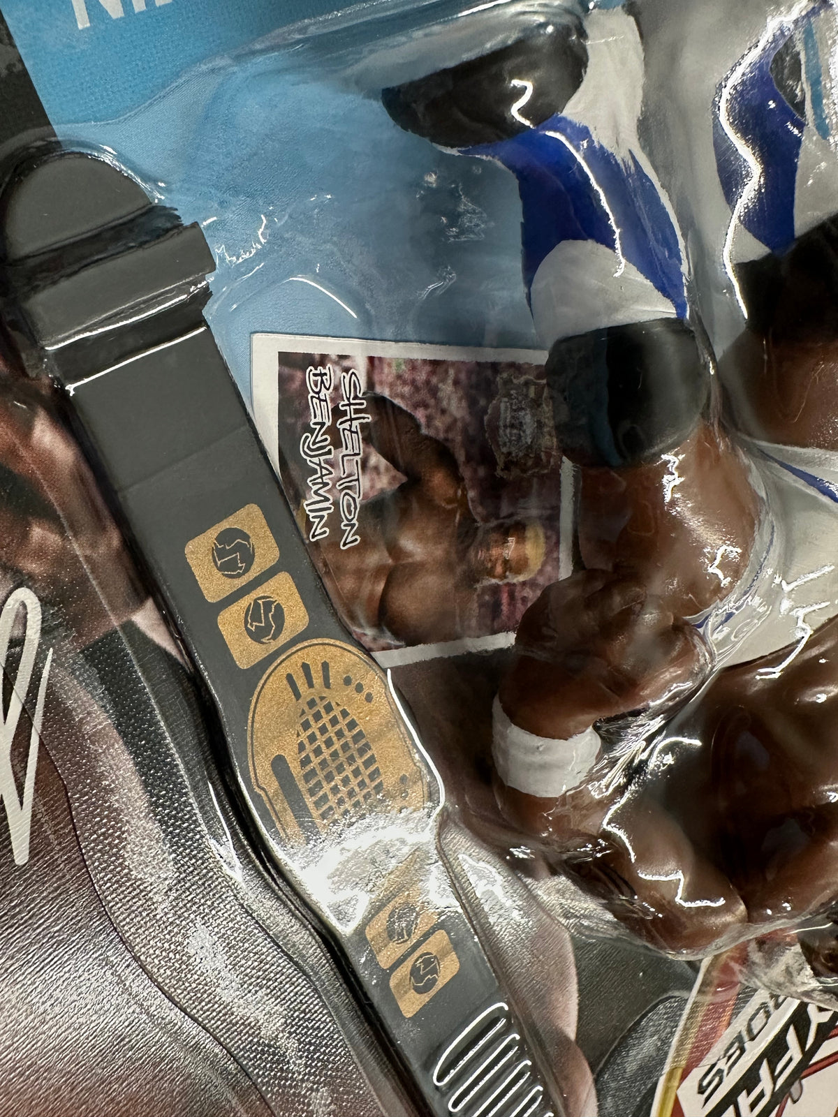 KWK Kayfabe Heroes - Shelton Benjamin (Blue card Deluxe Edition) *Con bonus Preorder-Sticker*