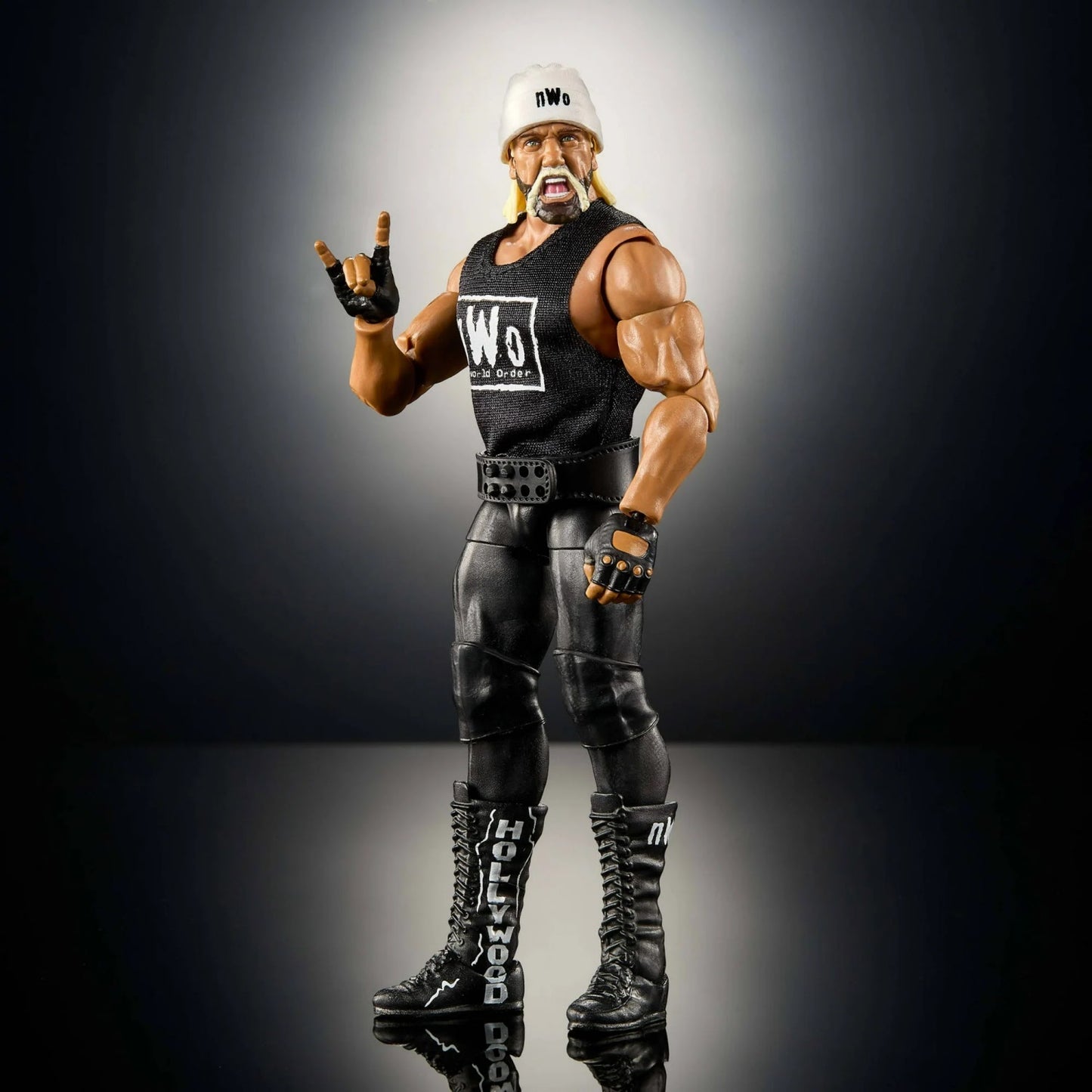 WWE Elite Monday Night War Series #7 - Hollywood Hulk Hogan